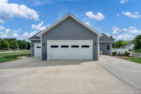 8780 Mapleleaf Drive Westfield Center OH 44251