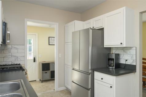 185 24th Street NW Barberton OH 44203
