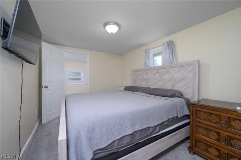 185 24th Street NW Barberton OH 44203