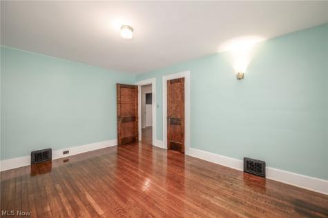 748 E Main Street Ravenna OH 44266