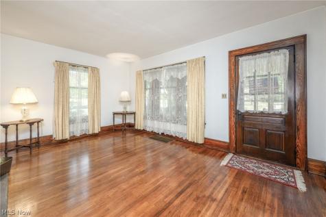 748 E Main Street Ravenna OH 44266