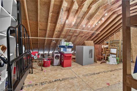1008 Coopers Run Amherst OH 44001