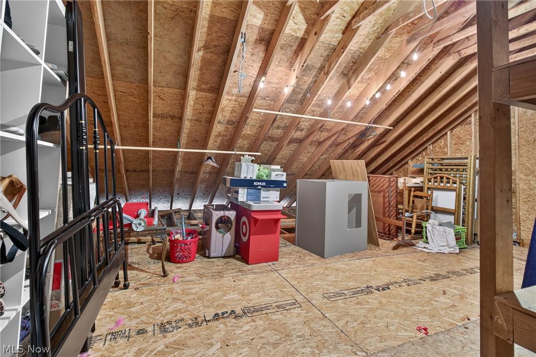 1008 Coopers Run Amherst OH 44001