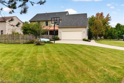 1008 Coopers Run Amherst OH 44001