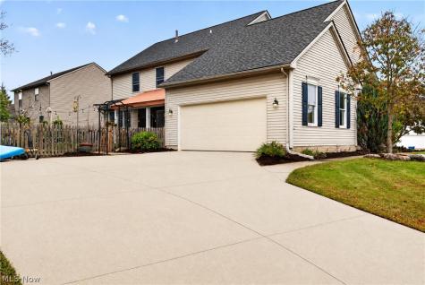 1008 Coopers Run Amherst OH 44001