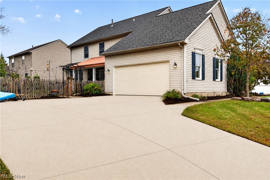 1008 Coopers Run Amherst OH 44001