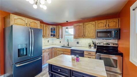 151 Inwood Boulevard Avon Lake OH 44012