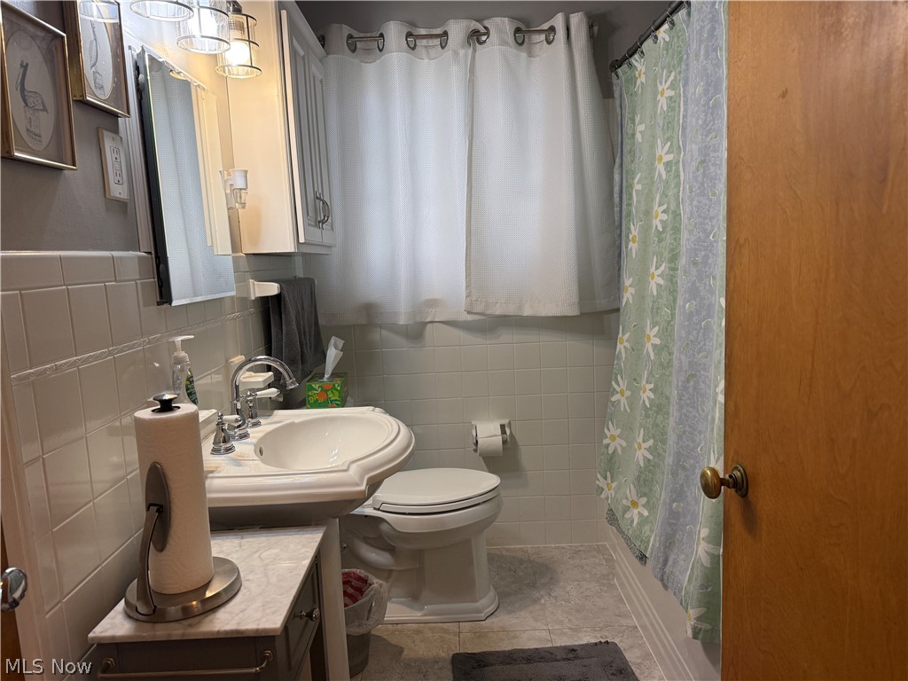 4601 W 221st Street Fairview Park OH 44126