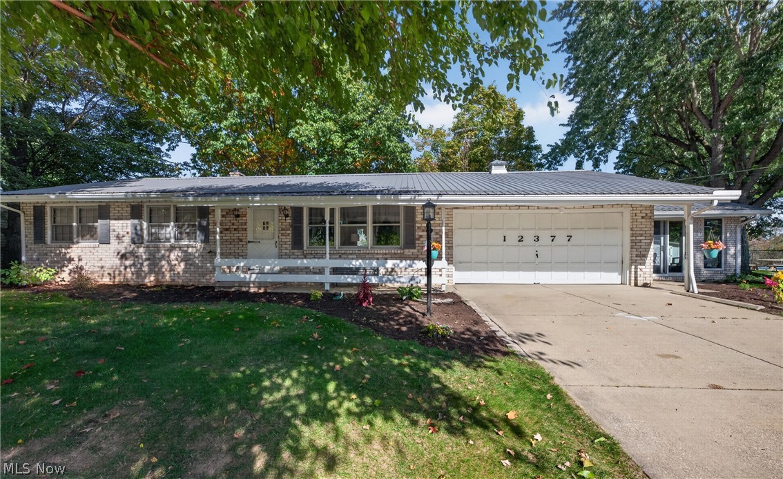 12377 Weygandt Street NW North Lawrence OH 44614