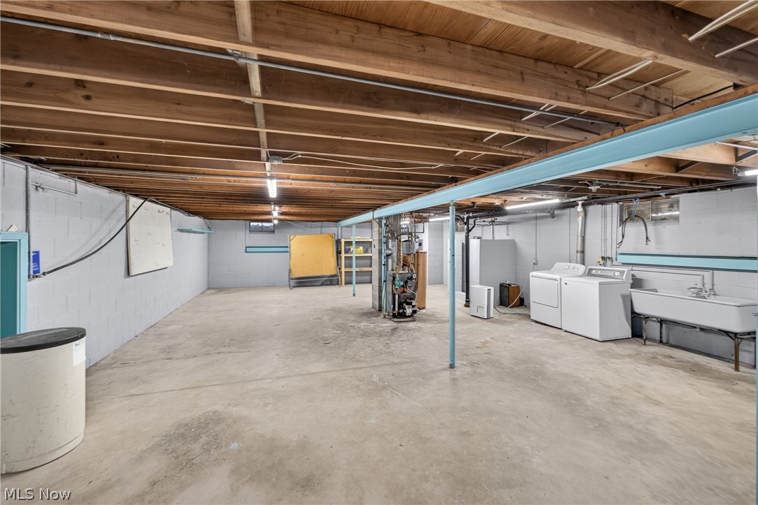 12377 Weygandt Street NW North Lawrence OH 44614