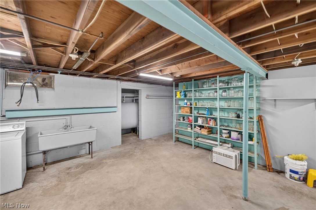 12377 Weygandt Street NW North Lawrence OH 44614