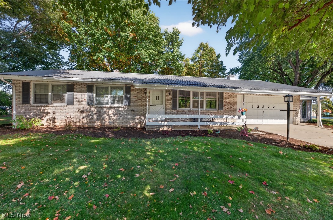 12377 Weygandt Street NW North Lawrence OH 44614