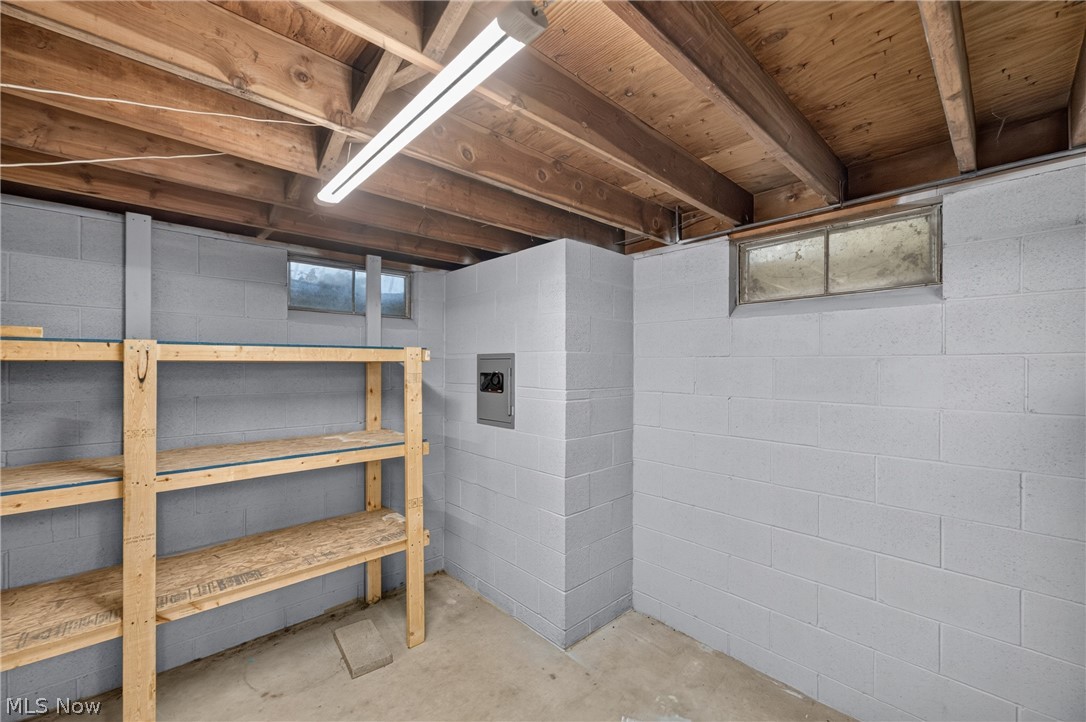 12377 Weygandt Street NW North Lawrence OH 44614