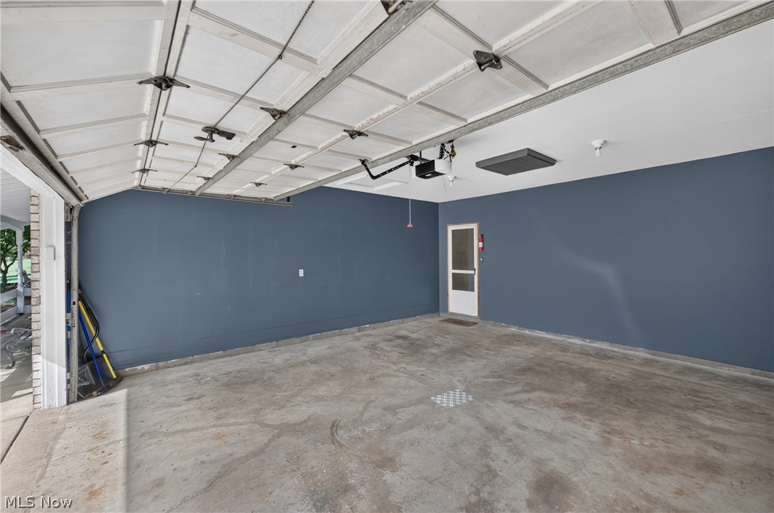 12377 Weygandt Street NW North Lawrence OH 44614