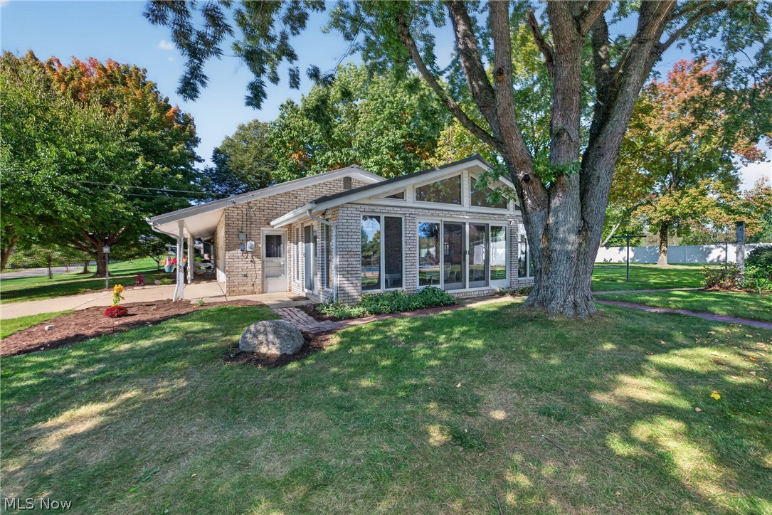 12377 Weygandt Street NW North Lawrence OH 44614