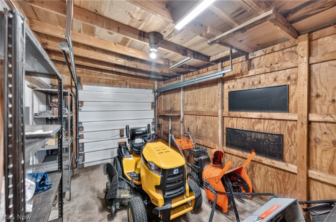 12377 Weygandt Street NW North Lawrence OH 44614