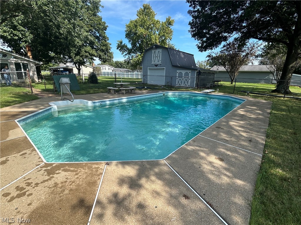 12377 Weygandt Street NW North Lawrence OH 44614