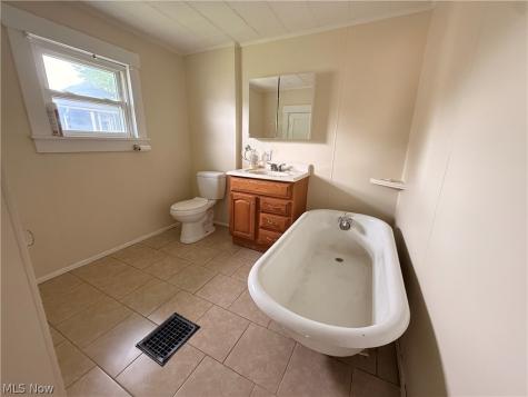 13 Burton Avenue NW Massillon OH 44646