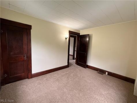 13 Burton Avenue NW Massillon OH 44646