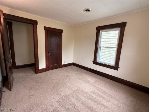 13 Burton Avenue NW Massillon OH 44646