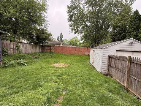 13 Burton Avenue NW Massillon OH 44646