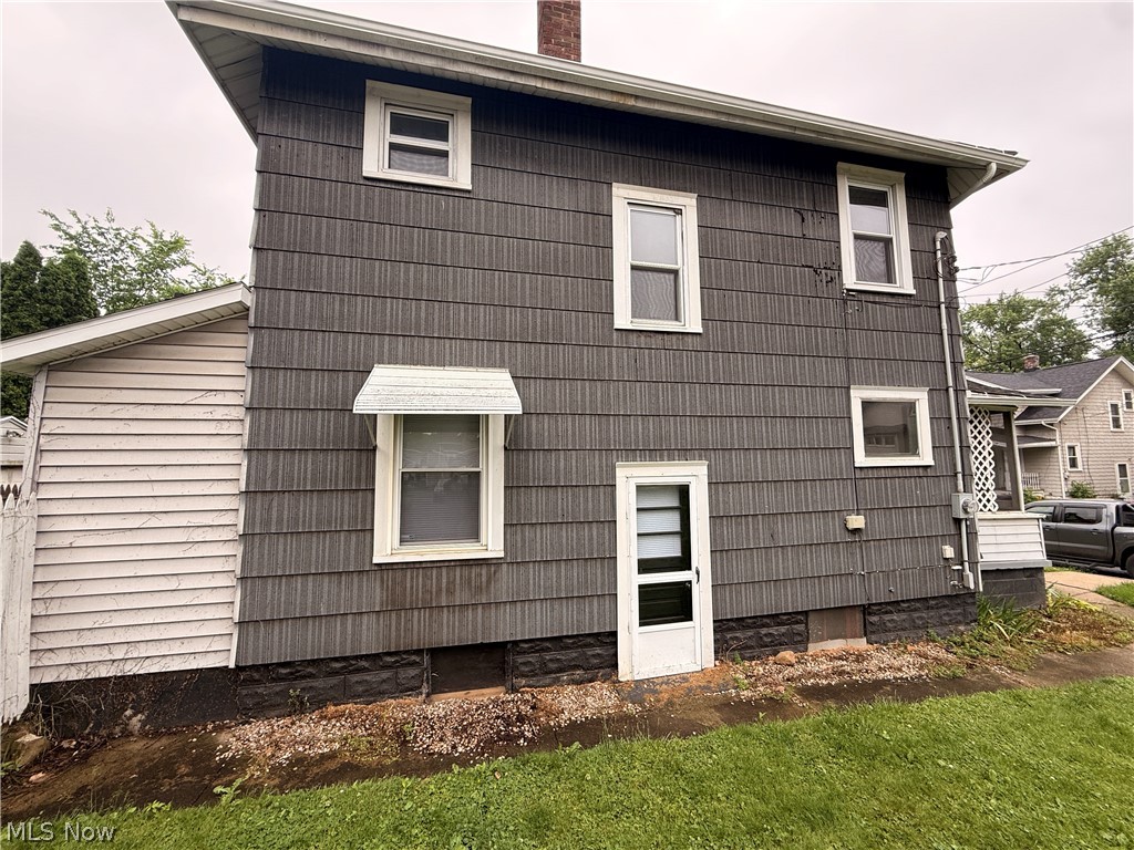 13 Burton Avenue NW Massillon OH 44646