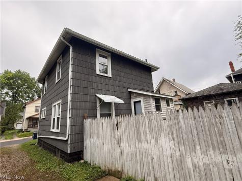 13 Burton Avenue NW Massillon OH 44646