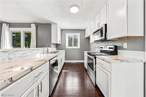 15700 Pinewood Drive Strongsville OH 44149