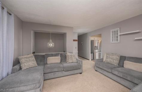 5326 Hillsboro Avenue SE Canton OH 44707