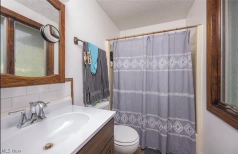 5326 Hillsboro Avenue SE Canton OH 44707