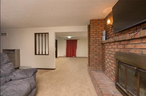 5326 Hillsboro Avenue SE Canton OH 44707