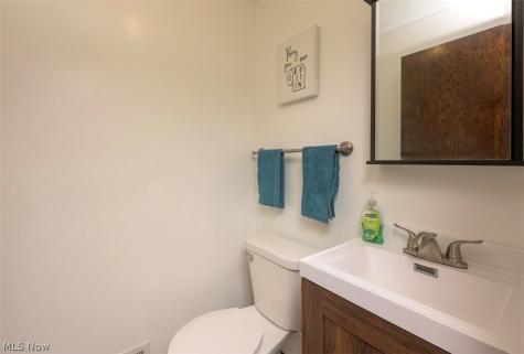 5326 Hillsboro Avenue SE Canton OH 44707
