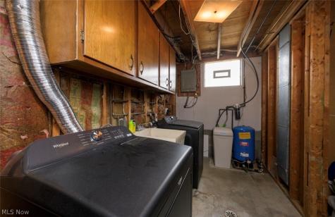 5326 Hillsboro Avenue SE Canton OH 44707