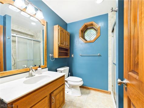 24 Maple Shade Drive Marietta OH 45750
