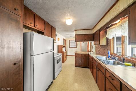 603 East Avenue Tallmadge OH 44278