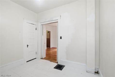 5906 Bower Avenue Cleveland OH 44127