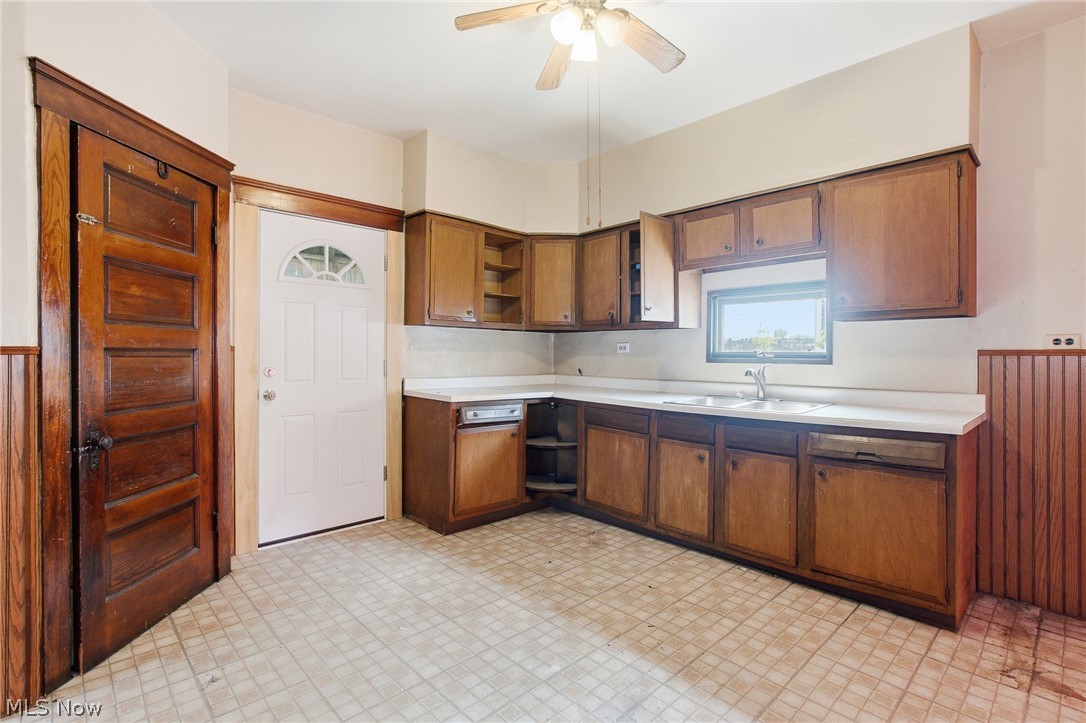 5906 Bower Avenue Cleveland OH 44127