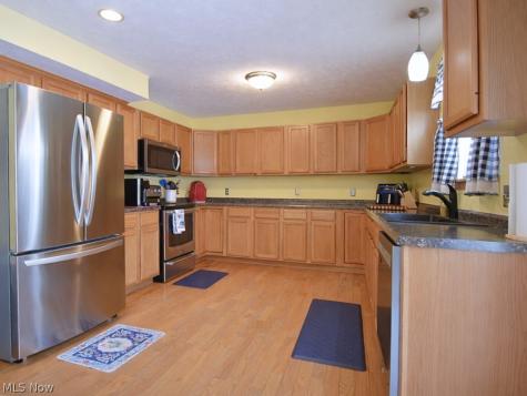 6615 Clay Street Thompson OH 44086