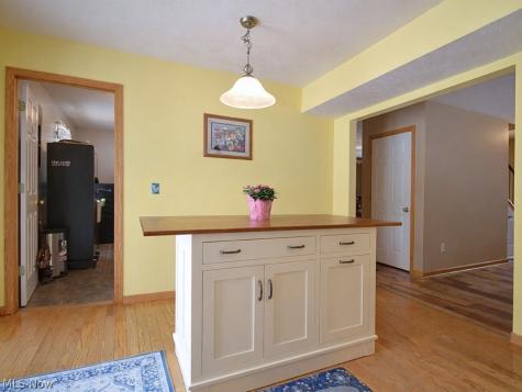 6615 Clay Street Thompson OH 44086