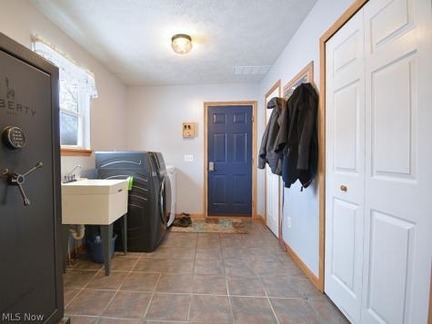 6615 Clay Street Thompson OH 44086