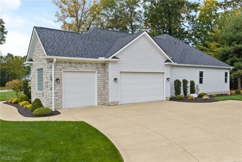 1517 Spring Wood Lane Uniontown OH 44685