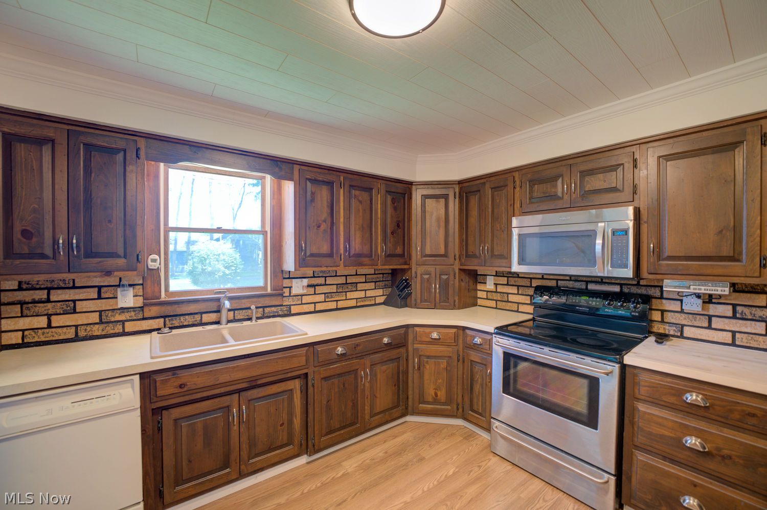 385 S Center Street Lagrange OH 44050