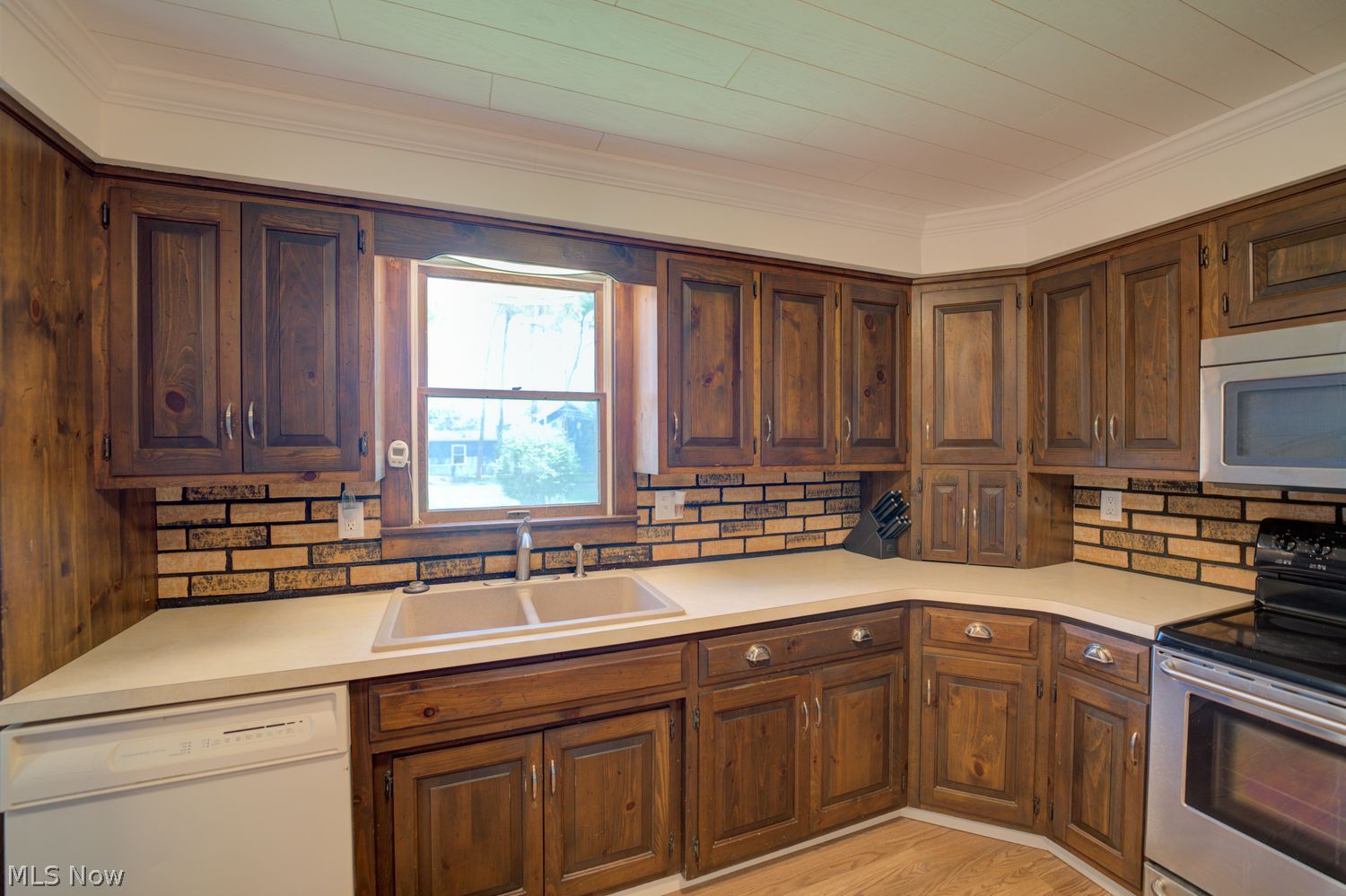 385 S Center Street Lagrange OH 44050