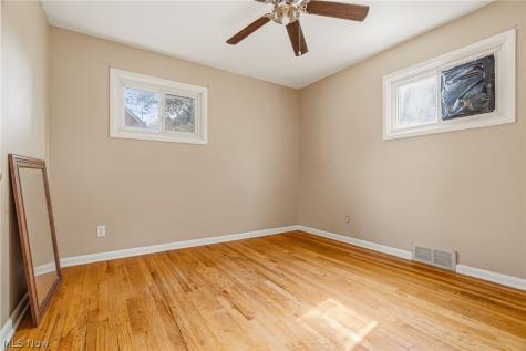 1666 Ridgeview Drive Wickliffe OH 44092