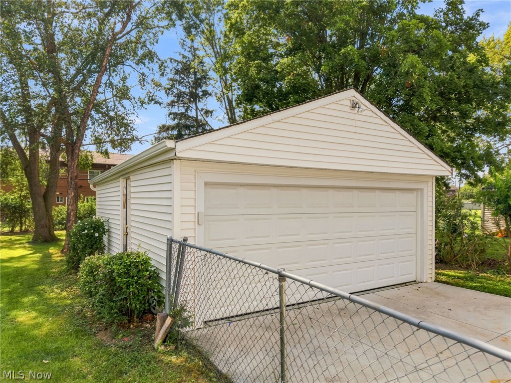1666 Ridgeview Drive Wickliffe OH 44092