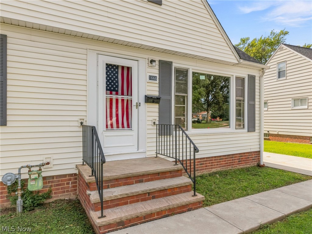 1666 Ridgeview Drive Wickliffe OH 44092