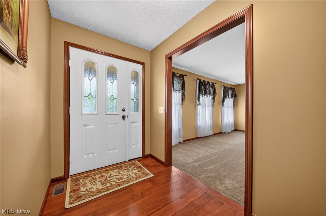 412 Brittany Lane Jefferson OH 44047