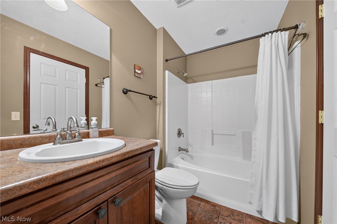 412 Brittany Lane Jefferson OH 44047