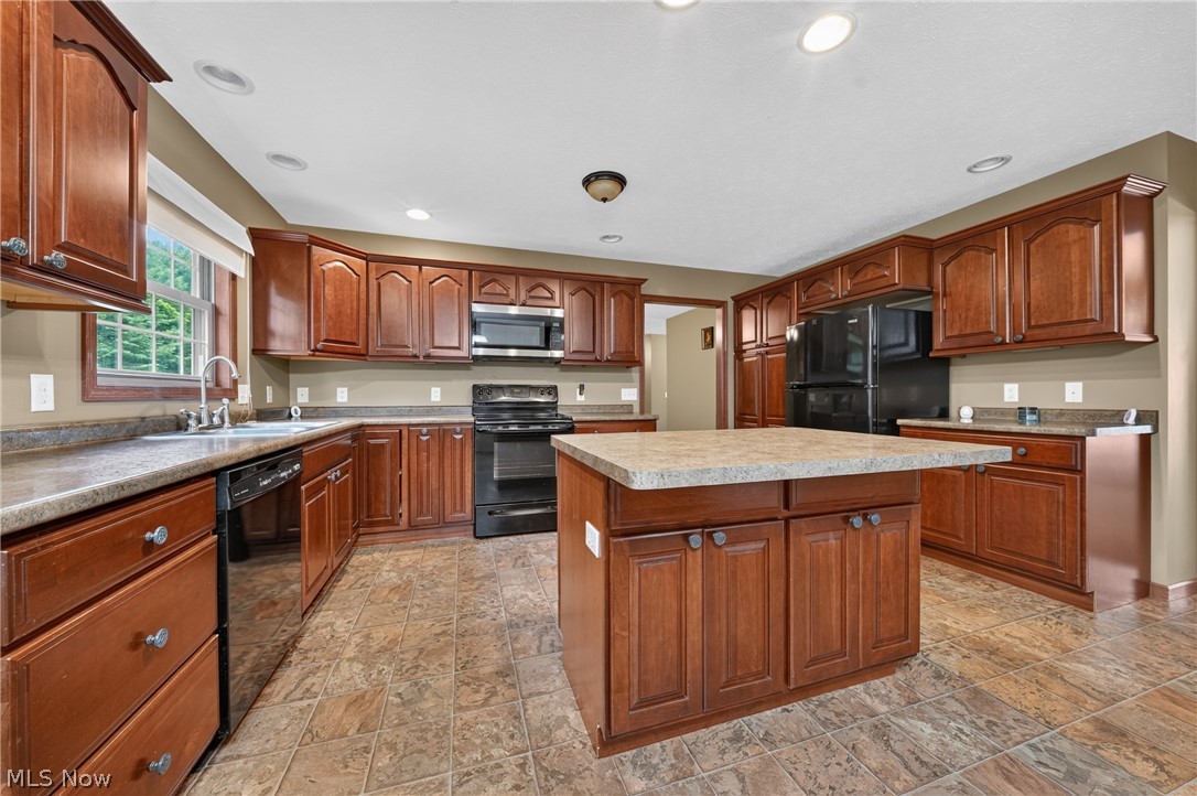 412 Brittany Lane Jefferson OH 44047