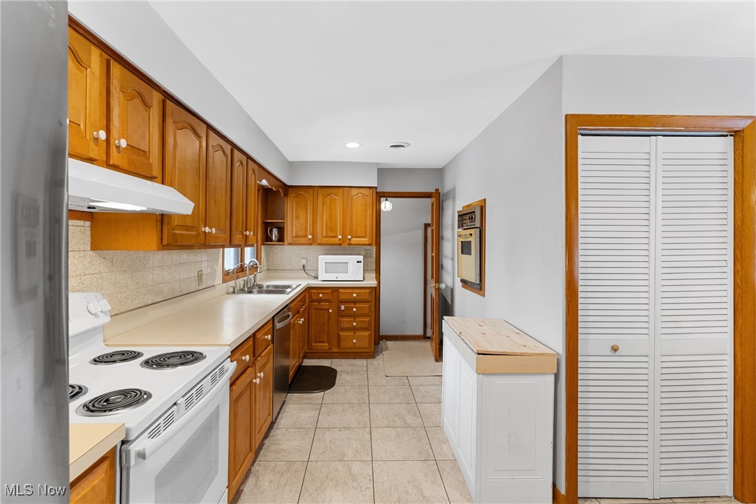 193 Fairway Drive Akron OH 44333